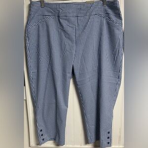 NWT CHICO'S Perfect Stretch Gingham Slim Josie Capri Crop Blue White Sz 3 = XL